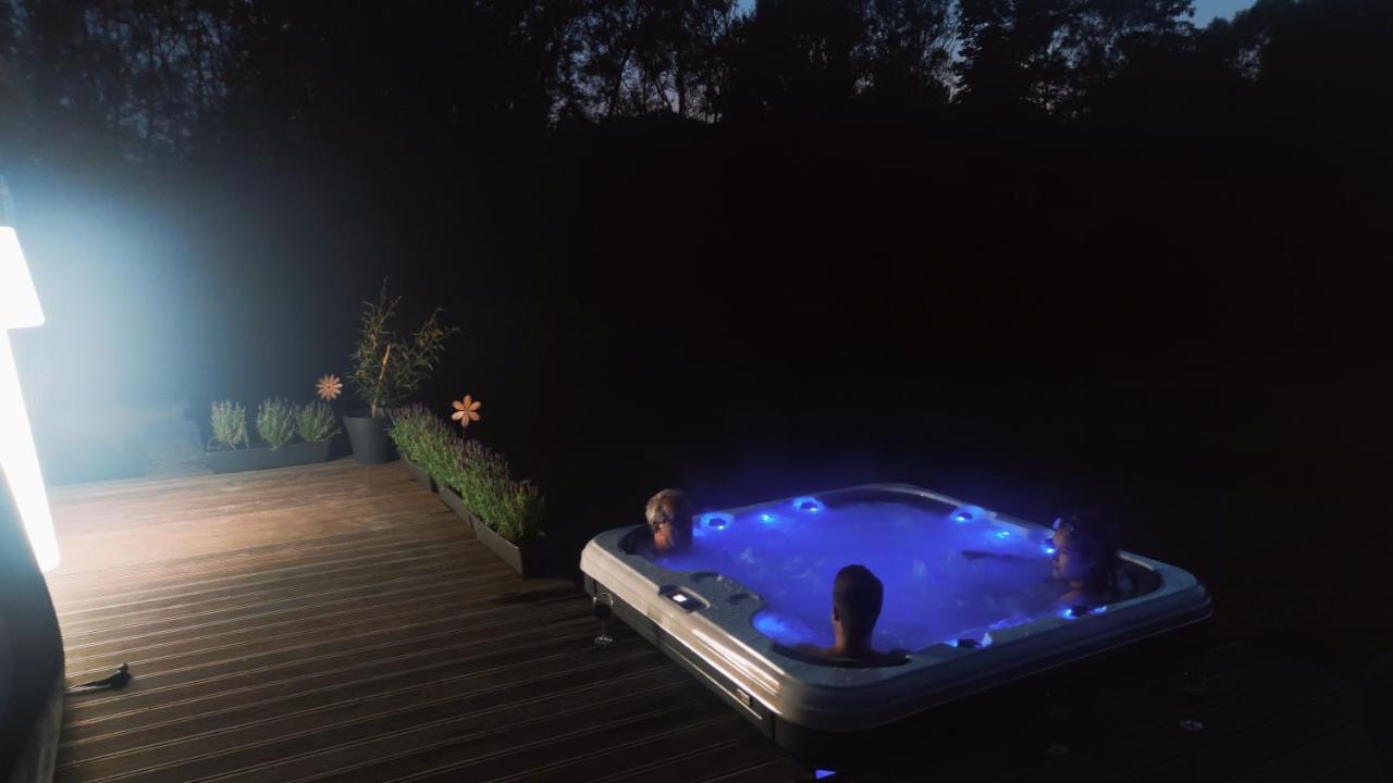 Villa Adurbuy Avec Jacuzzi Exterior foto